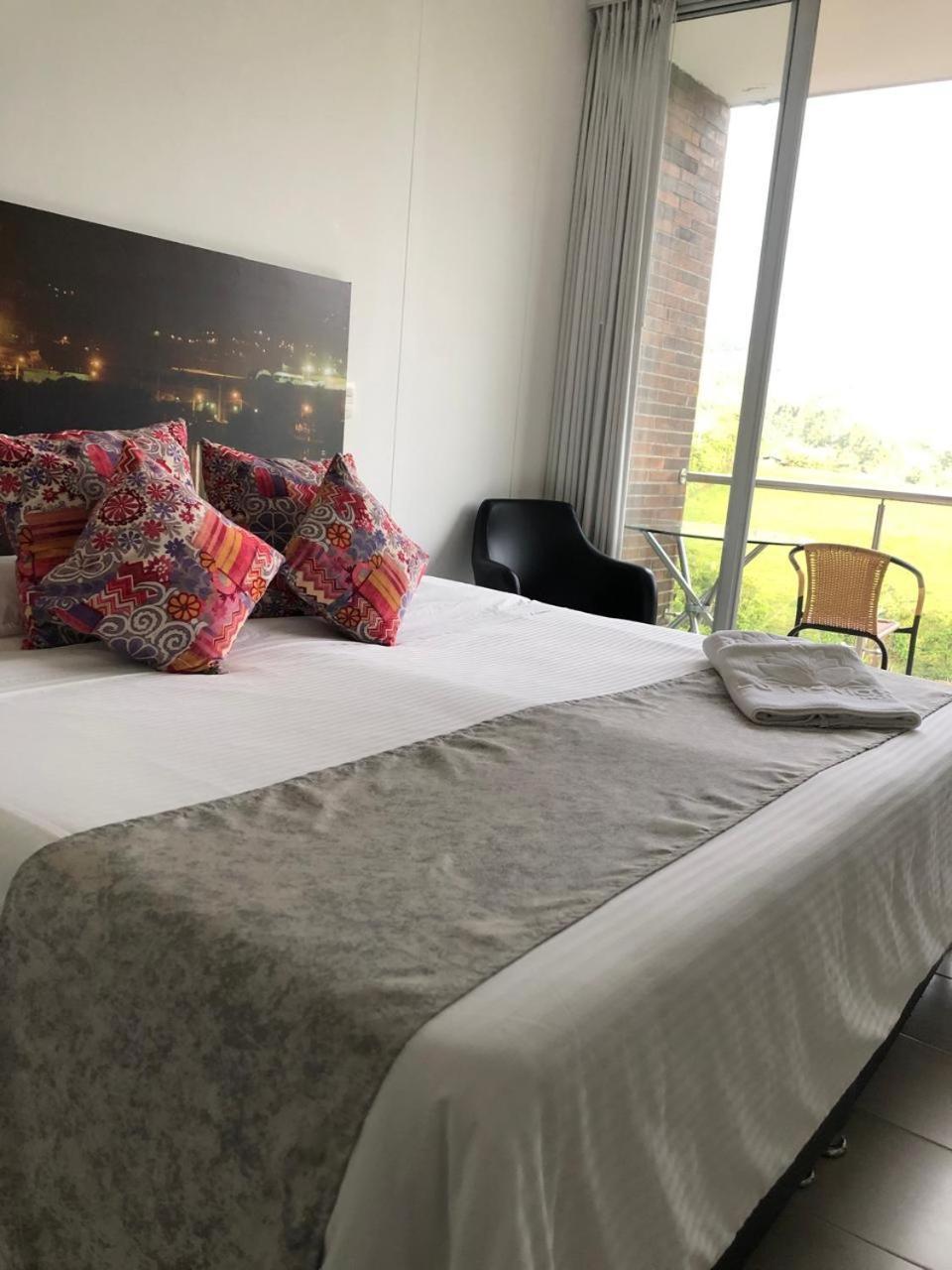 Luxury Hotel サンタ・ロサ・デ・カバル エクステリア 写真